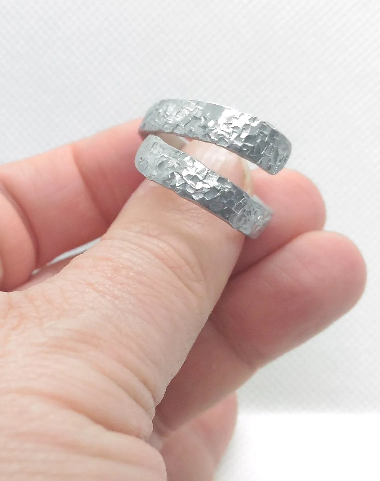 Thumb ring for women. Aluminum ring. Bypass ring. Womens statement ring. Aluminium ring. Contemporary jewelry Aluminium jewelry