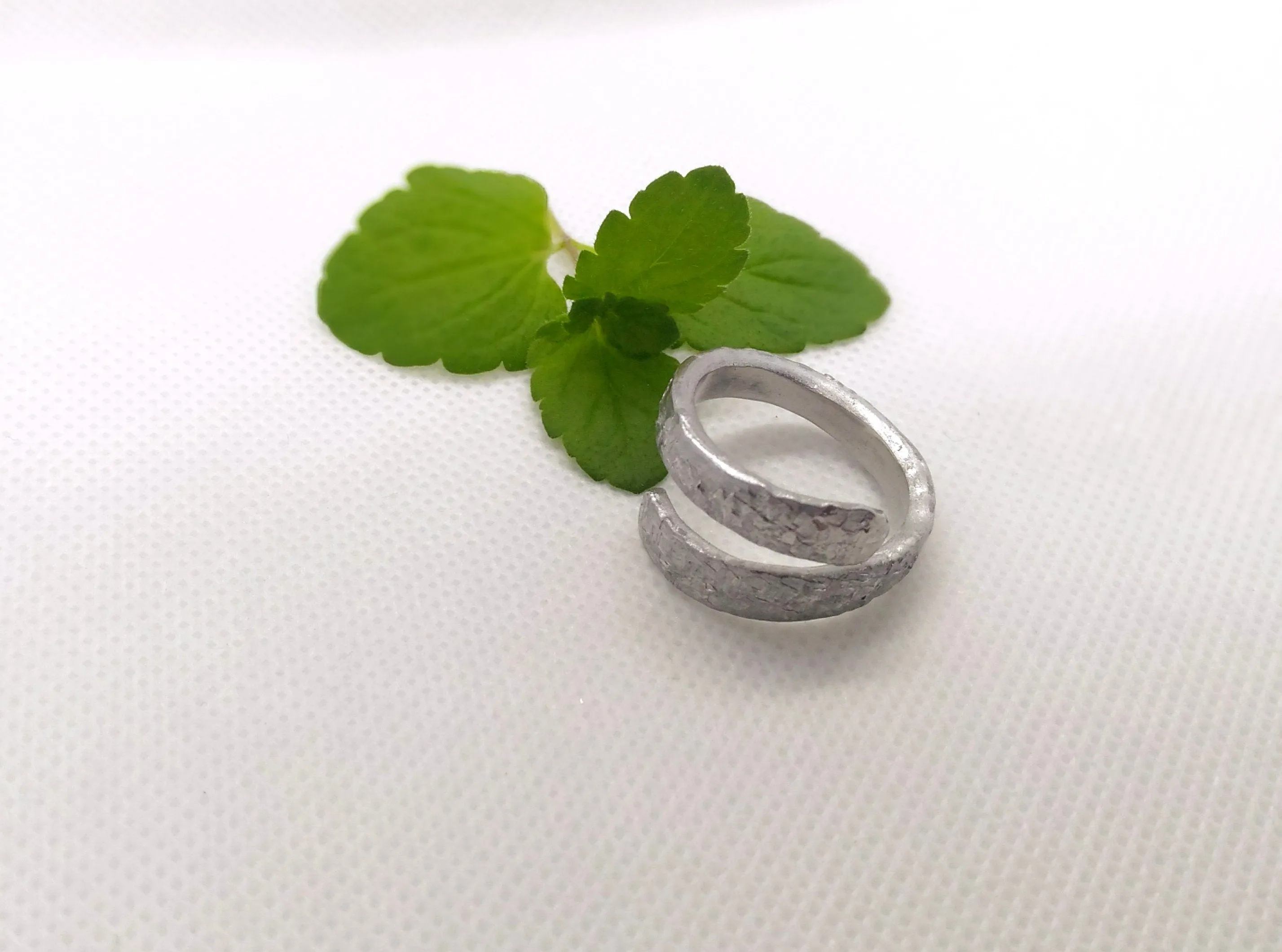 Thumb ring for women. Aluminum ring. Bypass ring. Womens statement ring. Aluminium ring. Contemporary jewelry Aluminium jewelry