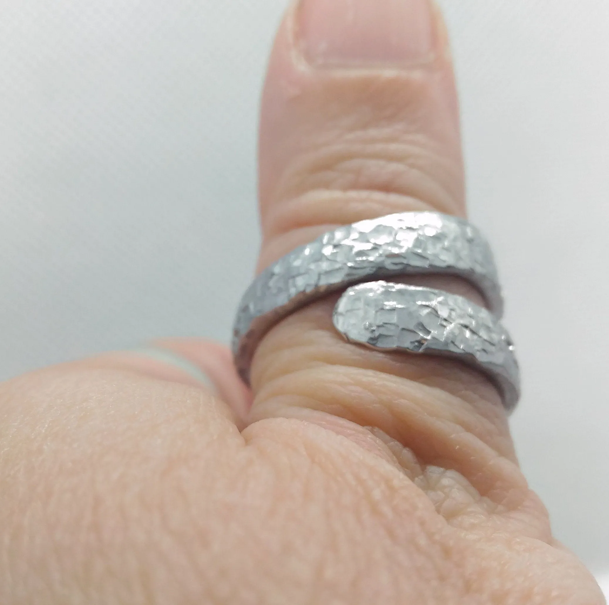 Thumb ring for women. Aluminum ring. Bypass ring. Womens statement ring. Aluminium ring. Contemporary jewelry Aluminium jewelry