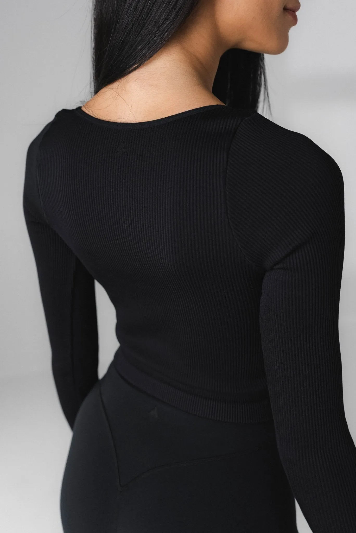 Vitality Synergy V Long Sleeve - Midnight